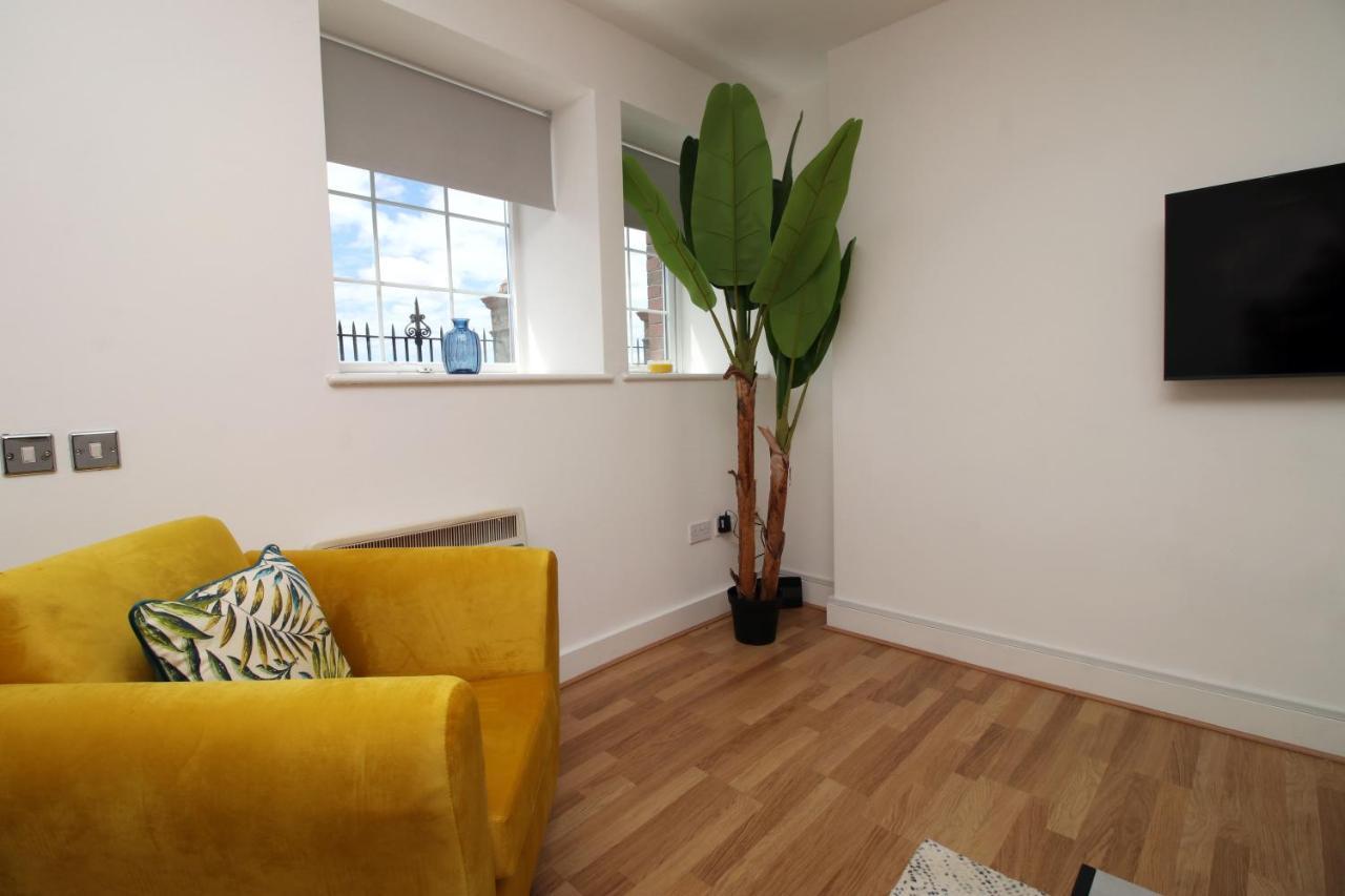 St Thomas Loft Views By Ssw - 2Br, Parking, Sleeps 4, Easy Access To City Centre, Marina, Beach And M4 Swansea Bagian luar foto