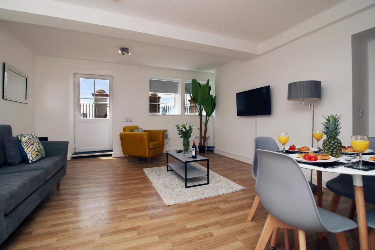 St Thomas Loft Views By Ssw - 2Br, Parking, Sleeps 4, Easy Access To City Centre, Marina, Beach And M4 Swansea Bagian luar foto