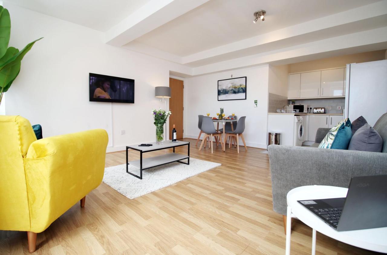 St Thomas Loft Views By Ssw - 2Br, Parking, Sleeps 4, Easy Access To City Centre, Marina, Beach And M4 Swansea Bagian luar foto