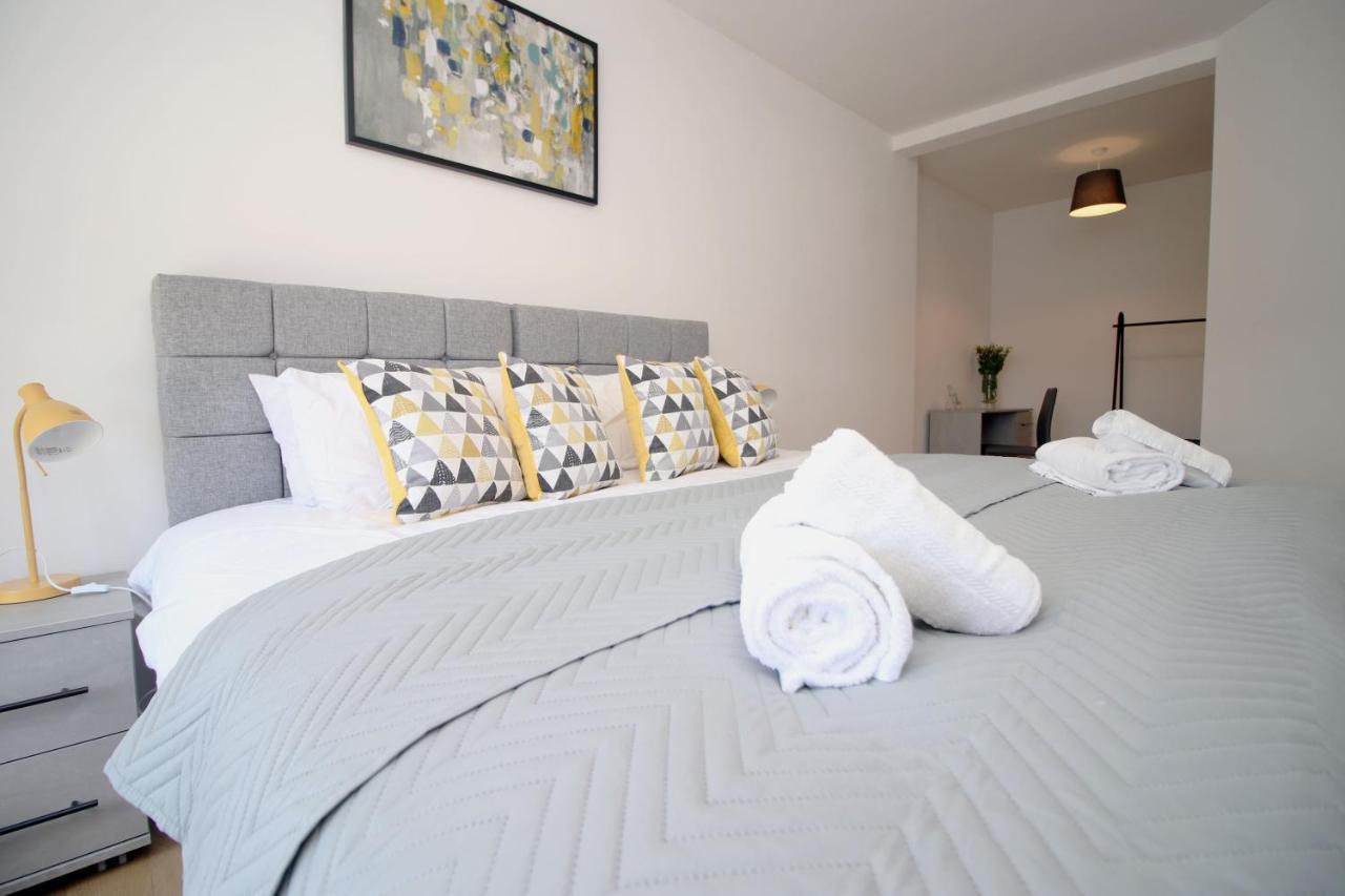 St Thomas Loft Views By Ssw - 2Br, Parking, Sleeps 4, Easy Access To City Centre, Marina, Beach And M4 Swansea Bagian luar foto