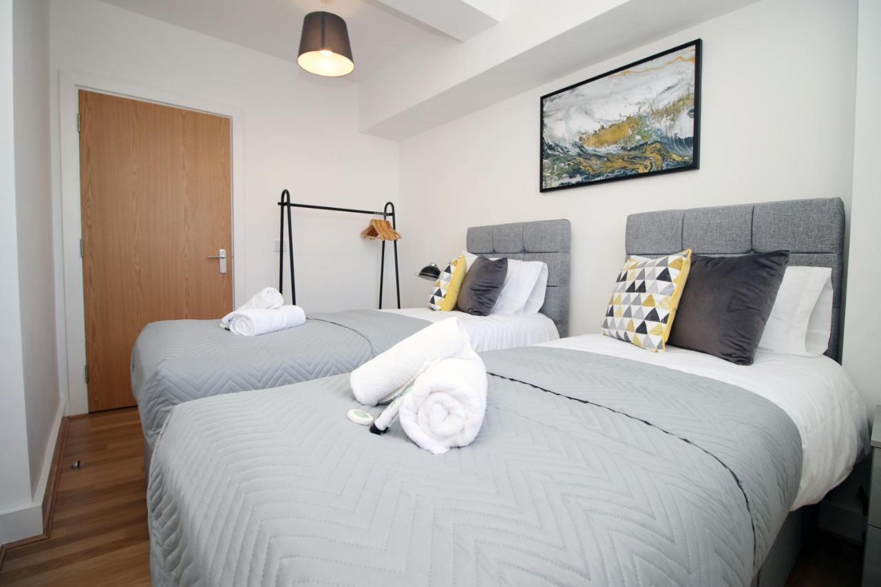 St Thomas Loft Views By Ssw - 2Br, Parking, Sleeps 4, Easy Access To City Centre, Marina, Beach And M4 Swansea Bagian luar foto