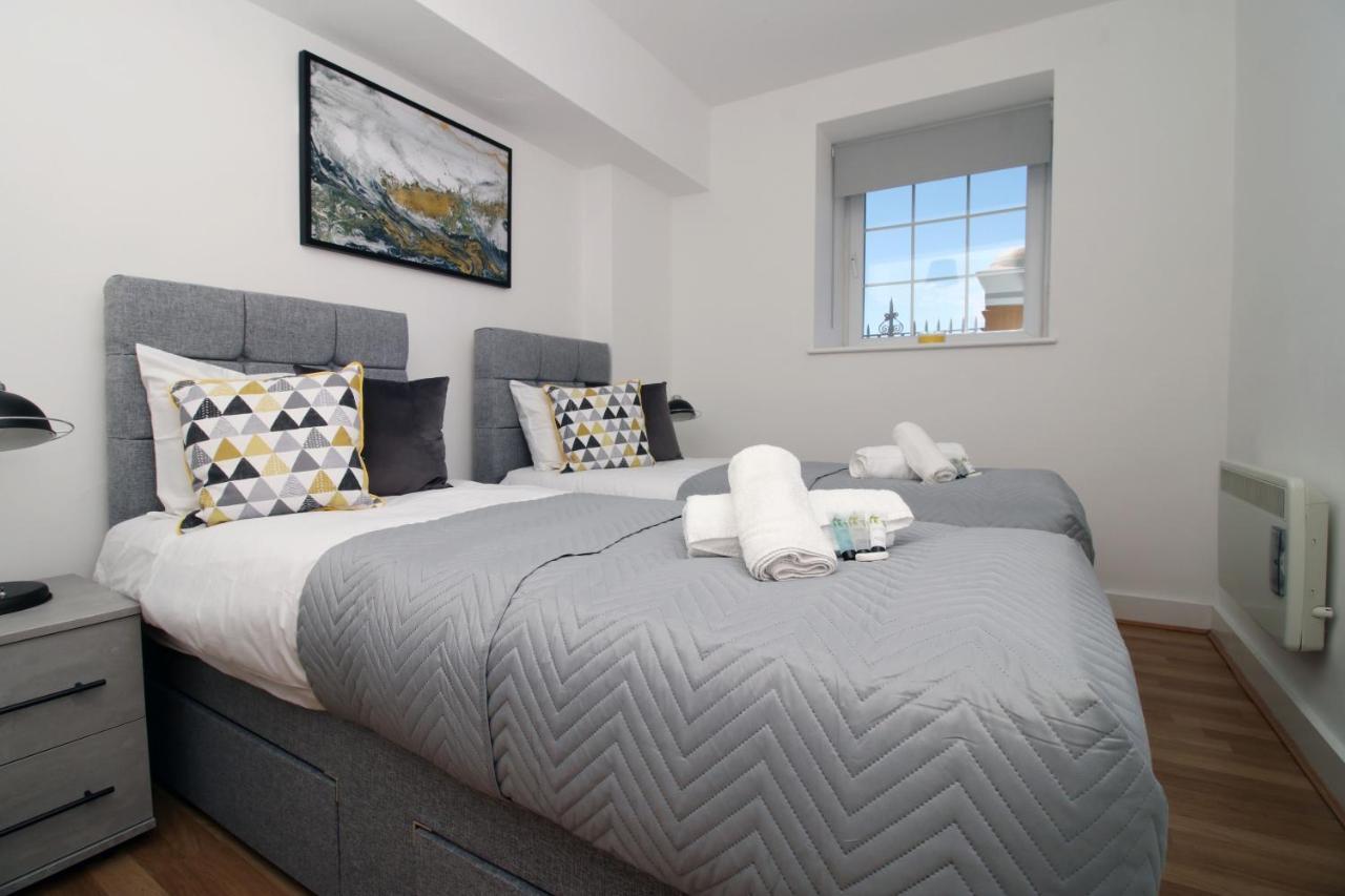 St Thomas Loft Views By Ssw - 2Br, Parking, Sleeps 4, Easy Access To City Centre, Marina, Beach And M4 Swansea Bagian luar foto