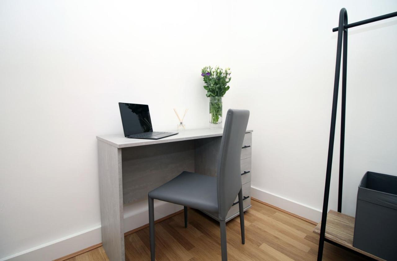 St Thomas Loft Views By Ssw - 2Br, Parking, Sleeps 4, Easy Access To City Centre, Marina, Beach And M4 Swansea Bagian luar foto