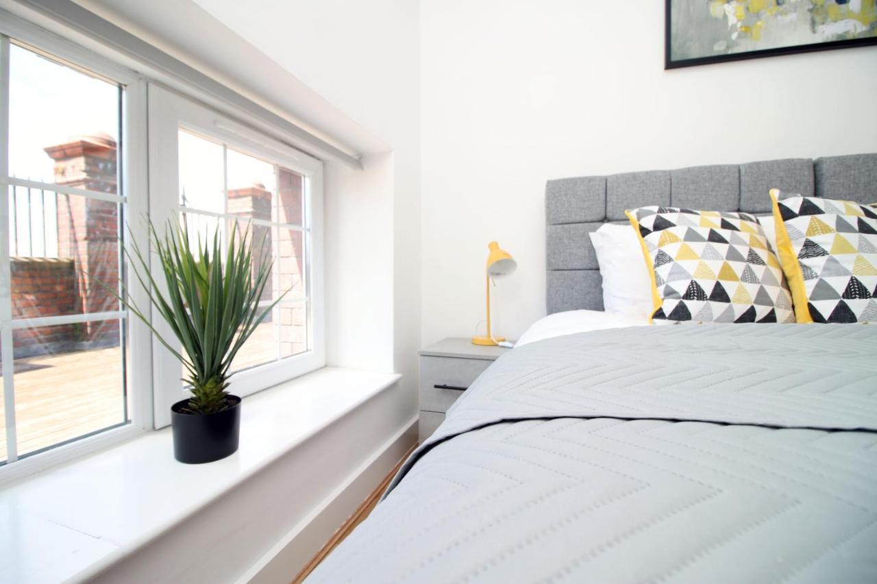 St Thomas Loft Views By Ssw - 2Br, Parking, Sleeps 4, Easy Access To City Centre, Marina, Beach And M4 Swansea Bagian luar foto